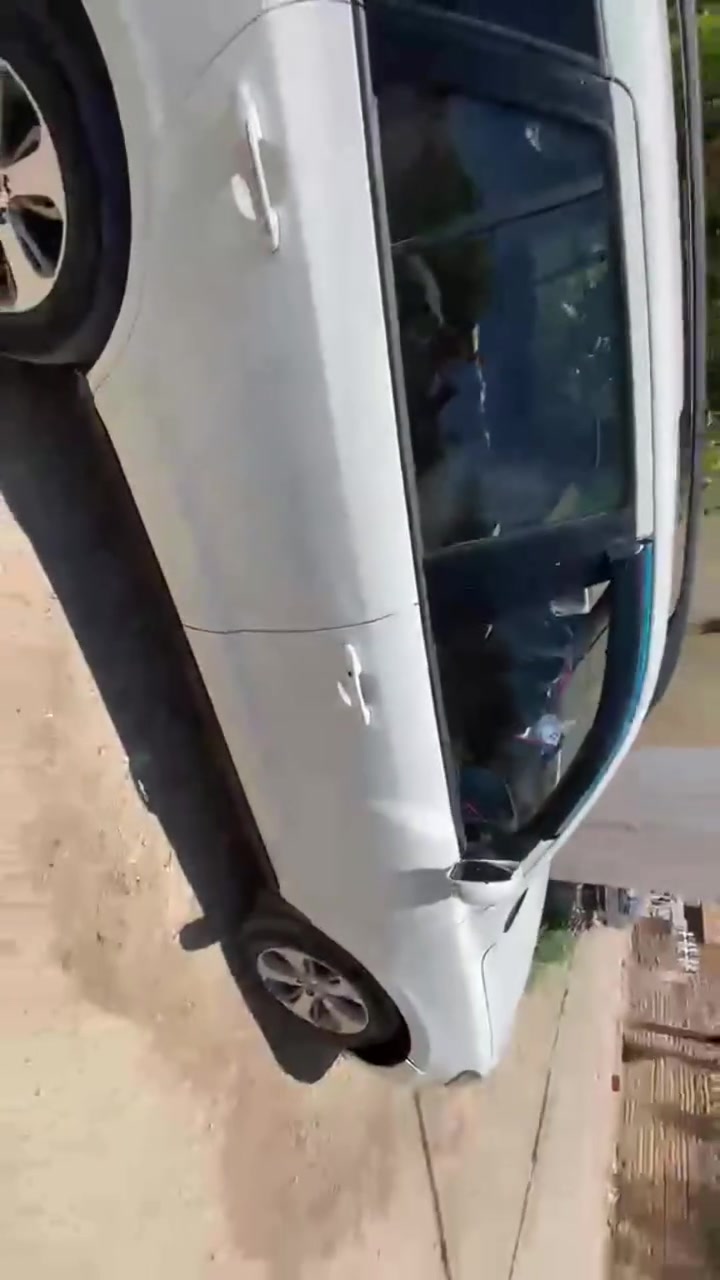 السلام عليكم
سنتافيا ٢٠١٢ رقم بغداد مكينة ٣٥٠٠
السيارة مكلوبة وبيها صبغ فقط التكم والدعامية وملاحظات السقف القماره راجع بارد 
حدادية تبريد مكينة كير خير من الله 
فول مواصفات 
العنوان ديالى بعقوبة العبارة 
السعر 130 وبيها مجال 
***********
