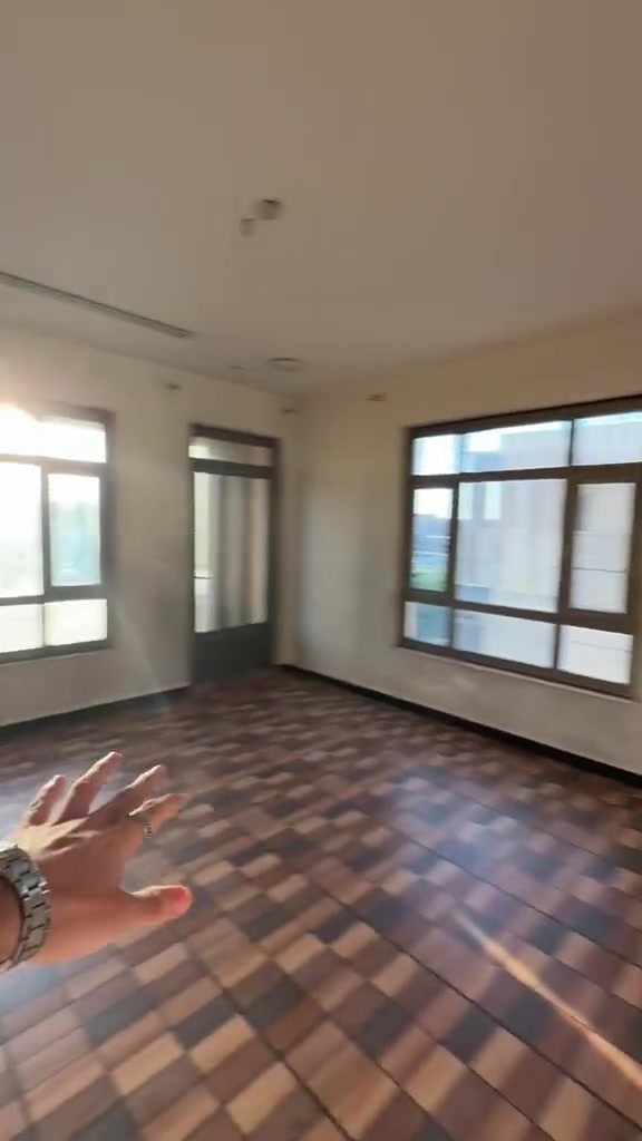 بيت طابق ثاني كبير للايجار
مدخل واحد غرفتين2نوم وصاله ومطبخ وخدمات موقع شارع ابو طيارة قرب شارع العام 
عوائل فقط للاستفسار واتساب ***********
