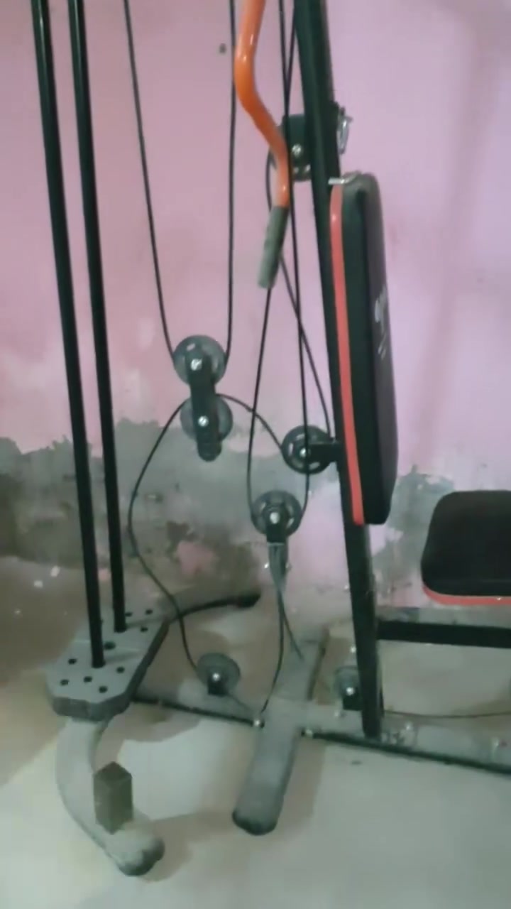 مالتي جيم  لم يستخدم 
الجهاز جيم متكامل في جهاز واحد  
مدون عليه تمارين مصورة لجميع تمارين الجسم 
الجهاز جديد بكامل مشتملاته
لسعر 230
العمارة  
للتواصل ***********
