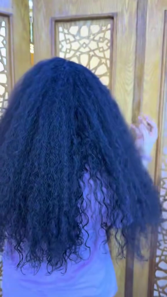 عروض ع تسريح الشعر مع الضمان وينغسل الشعر نفس لحضة عنواني شرطة الخامسة يم اسواق ركن الخامسة مركز رويال بيوتي سنتر ‭***********‬
