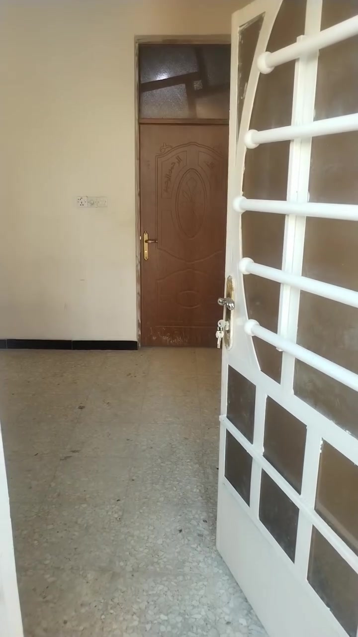 السلام عليكم اخواني بيت للايجار بالامين بالزراعي مال السده بشارع 15بيت ركن عله شارعين طابقين ونص مرتب وحلو اريد عائله زغير والايجار 450 اليريده يراسلني او يتصل ***********

نص مكتوب في الصور:
- HONOR X9
- 64MP Quad Camera
- O HONOR X9
- O HONOR X9 64MP Quad Camera