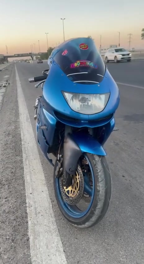 كاوسكي للبيع 2002 سعرها 20 ورقه وبيها مجال مكينه 900 عليها شلعه تشك الكاع مال مطارح مكاني بغداد الشعب 
للتواصل *********** وبي واتساب
واذا مراوس بكير بعد احسن اريد اشتغل بيها علا باب الله
