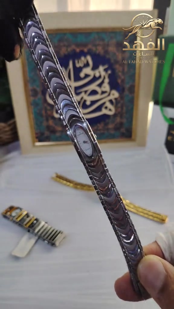 ساعات السويسرية مطلية بالفضة نوادر. #ساعة #ساعات #ساعات_نسائية #ساعات_فخمه #ساعات_رجاليه 

نص مكتوب في الصور:
- الفهد للساعات
- TOP WATCHES
- AL FAHAD WATCHES