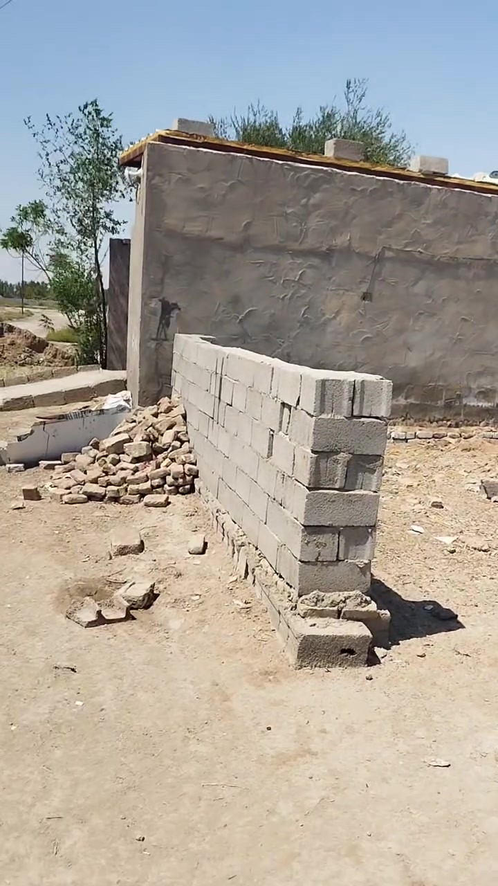قطعه زراعي للبيع
الموقع .. ابو غنم  نهايته شارع ام البنين (شارع 40)
المساحه ..340م
ملاحظه .. متوفر خدمات (ماء. كهرباء )
الرقم.. ***********
