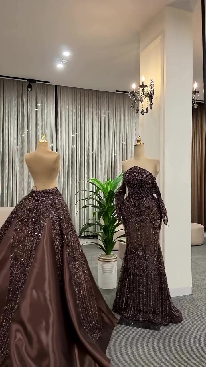 تطريز مرصع • ذيل ملكي • فخم