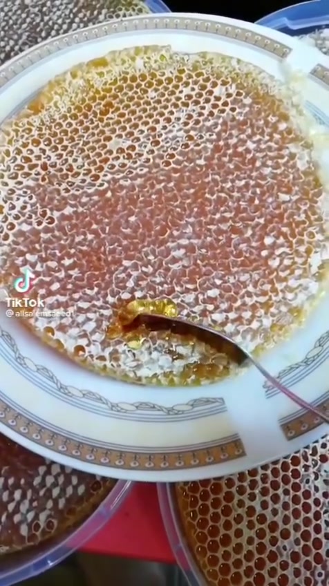🍯 عسل الجيلاوية - AL-JILAWIYAH HONEY 🍯
طبيعي فاخر 100% 👑

عسل بلدي أصلي من مناحلنا الخاصة في بابل - بدون إضافات وبدون مواد حافظة
من خلايا النحل مباشرة إلى مائدتك ❤️

✨ فوائده:
🔸 يقوي المناعة والطاقة
🔸 طبيعي 100% مضمون
🔸 طعم لا يُنسى

💯 ضماننا: مو طبيعي؟ لك حق ترجعه وتاخذ فلوسك!

📍 العنوان: بابل - المسيب - الجيلاوية - عمود 73
📞 للطلب والاستفسار: ***********
🚚 توصيل لمسيب 

#عسل_الجيلاوية #عسل_طبيعي #عسل_بلدي #عسل_بابل #عسل_اصلي #منحل_المسعودي #عسل_فاخر #منتج_عراقي

نص مكتوب في الصور:
- طبيعي 100% بدون إضافات بدون مواد حافظة ضمان جودة / سعر مناسب ضمان الاسترجاع مو طبيعي؟ لك حق ترجعه وتآخذ فلوسك! عسل مغربج عسل النسور عسل مسنير عسل التحلي بابل - المسيب - الجيلاوية عمود 73 ***********