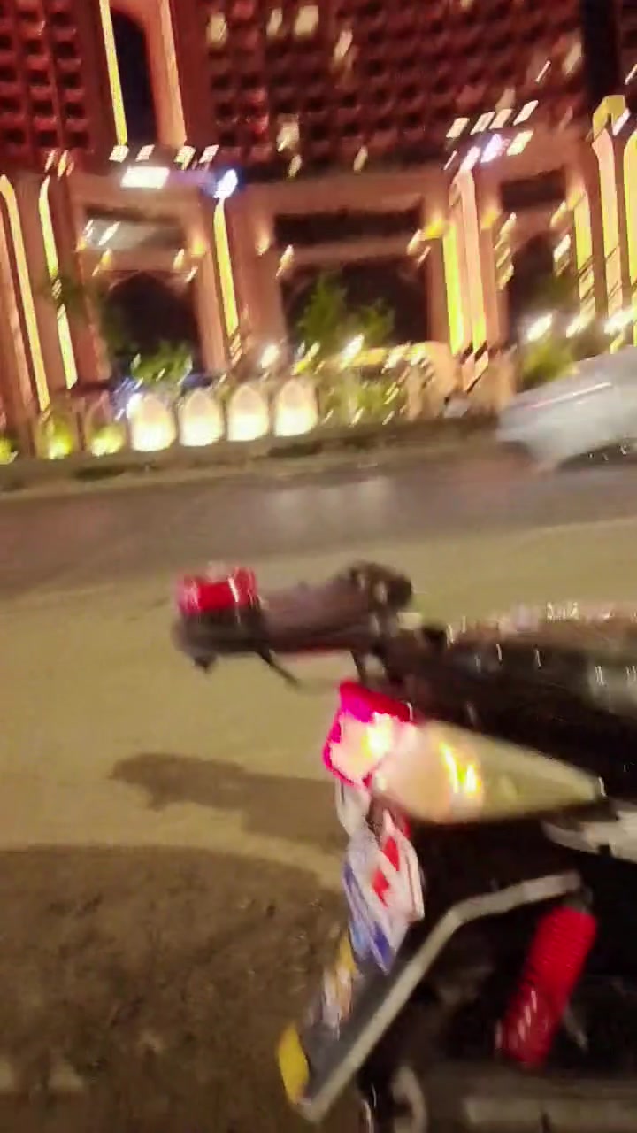 سلام سكنس فحل ياباني خطين اي نقص ما بيه فقط كلج خلفي فقط دراجه اي نقص ما بيه للبيع سعر 950 وبيه مجال قليل مكان بغداد مدينه صدر  رقم وتساب فقط ***********
