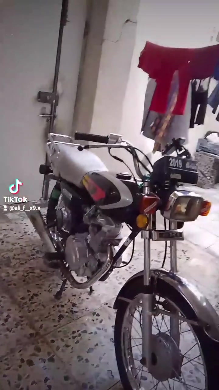 سلام عليكم نامه جلامجه اصلي اوراق اصولي مكينه مفتوحه بس عصافير موديل19 مخزونه عوزها كلجات نضافه كدامكم مكينه 19 رقمي *********** بي واتساب تريد تنتصل  ملاحضه المو شراي تسمع حجي مو حلو  بعد ملاحضه مراوس ارواوس لو ابيع سعرها 950
