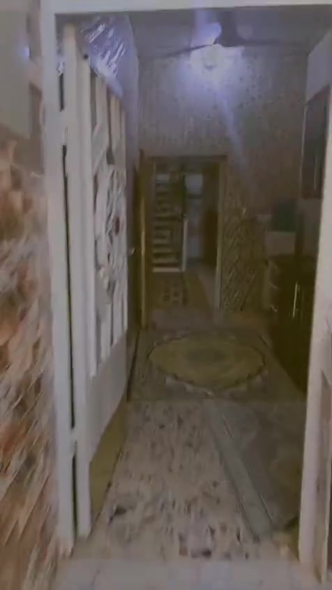 🏠بيت طابوصرف 120m  طابقين بناء طابوك عكاده 
يحتوي على ثلاث غرف نوم االبيت جاهز وكامل 
📌العنوان بظهر روضة طيور الجنه 
قريب على اربع سايدات مال العوفيه
سعر 120 وبيه مجال الشراي 
الاستفسار اتصل ***********
