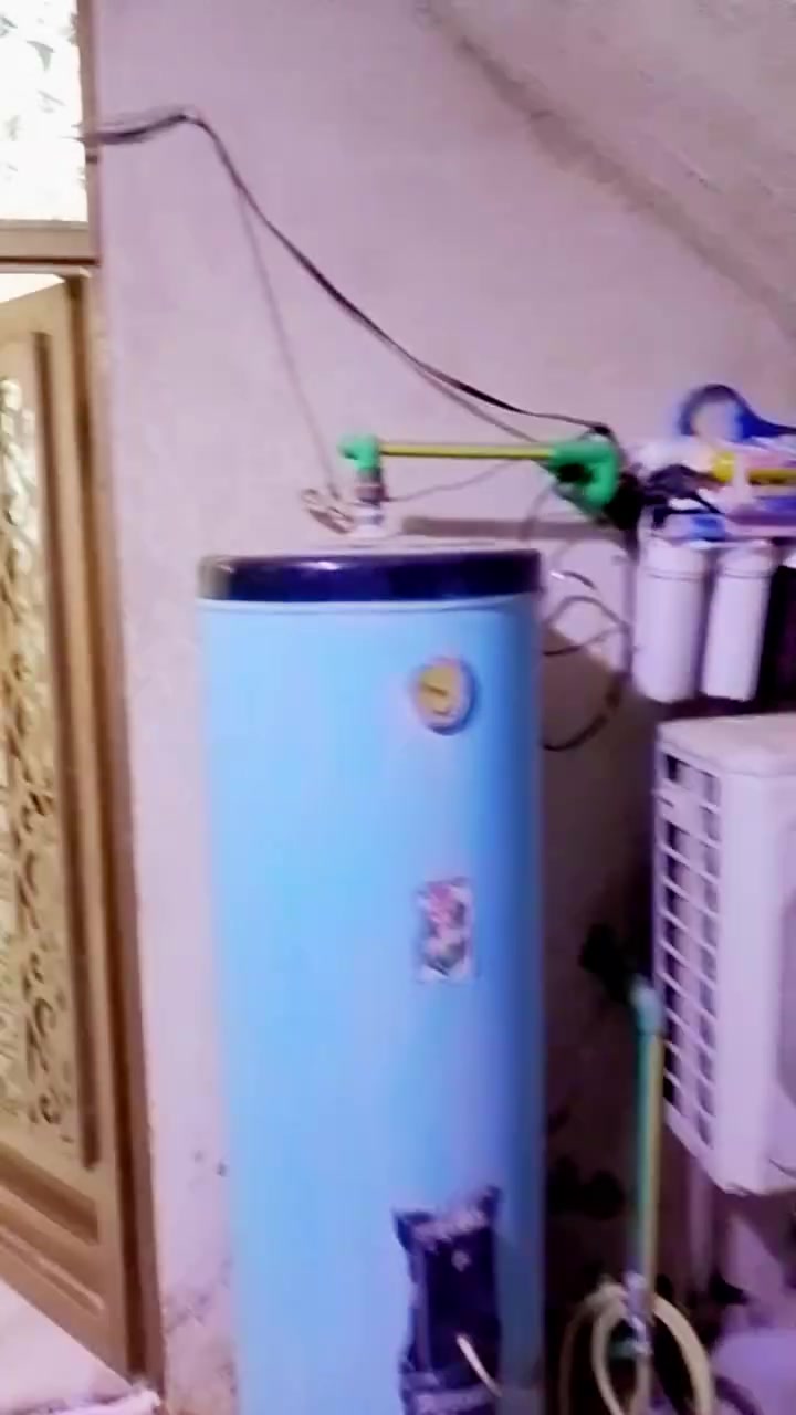 غرفتين • حمامين • سطح وبلكونة
