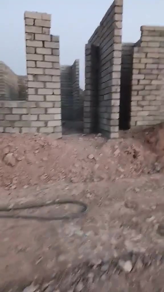 مكلف بالنشر موجود رقم صاحب البيت التفاصيل كلهن مااعرفهن
اسلام عليكم
هيكل للبيع مساحة الارض دونم 
مساحة البناء ٢٥٠ شقل درجة اولة 
واصل ماي وكهرباء
العنوان قريه السرت
يرهم مقدمة وبل شهر حسب الاتفاق

‭***********‬
