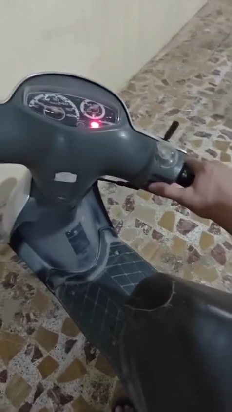 سلام عليكم
دراجه يابانية جديده بمعنى الكلمه 

سرعه 60

دراجه نوزل 

سعرها 350وبيها مجال 

مكاني النجف الأشرف 

رقم الهاتف ***********
