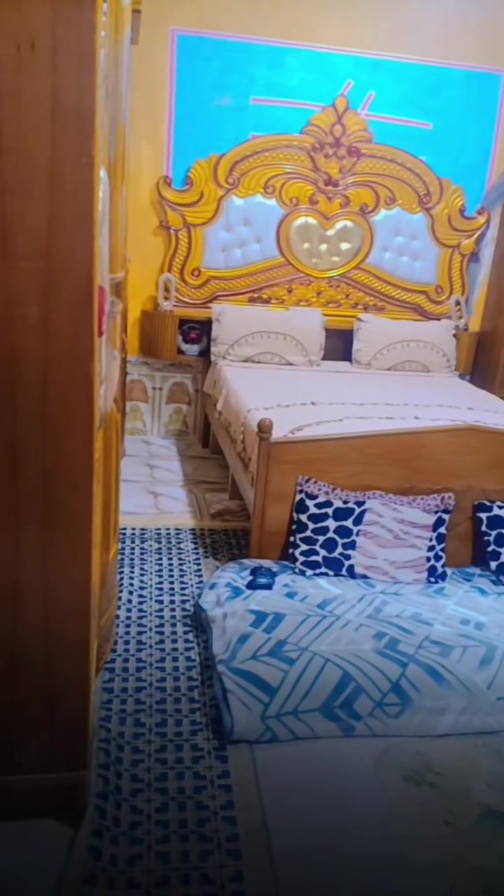 سلام عليكم غرفه اخشاب كامله  نضيف قويه سعره 500  اذا شراي راسلني *********** عنوان البصره
