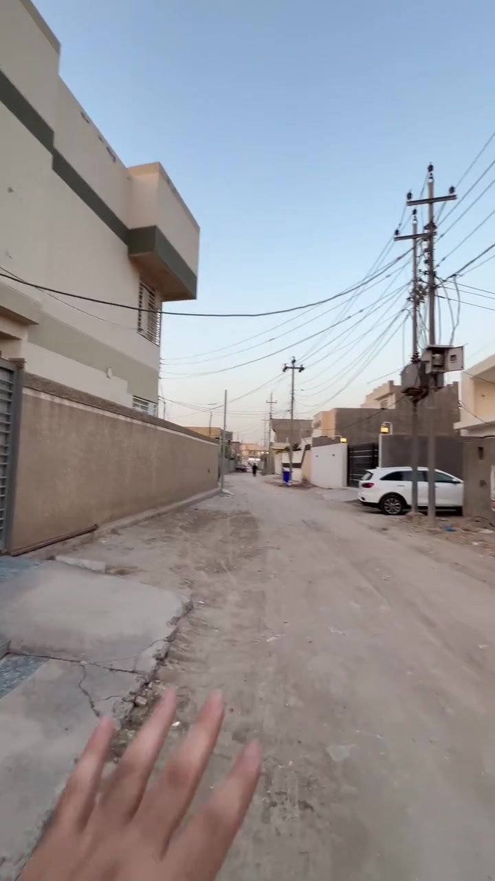 دار للبيع مع الاثاث مساحة 200 متر ركن طابقين 
بناء حديث  طابو زراعي حله شارع 80 محيزم 4 مقابل صيدلية نرمين فارس 
للاستفسار ***********-***********
