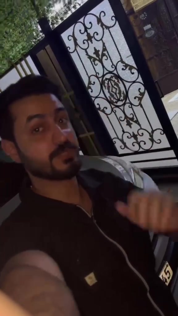 السلام عليكم بيت للبيع منطقة السريدات القديمه للأستفسار الاتصال بالرقم *********** او ***********
