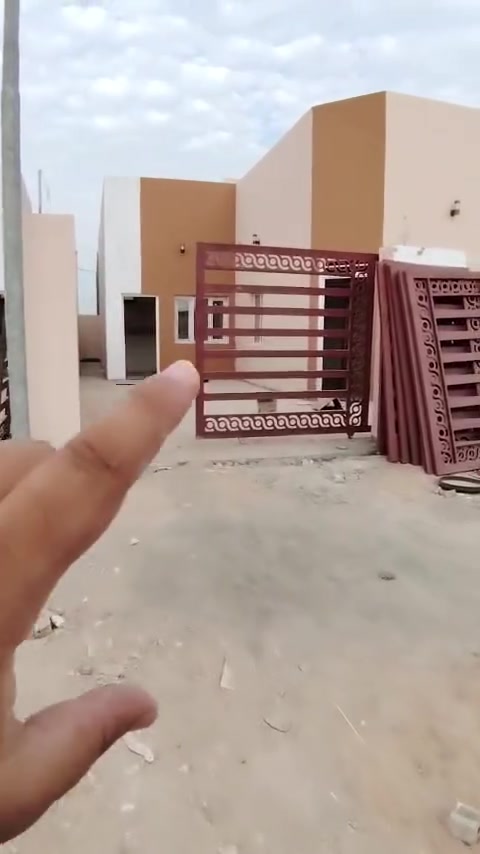 بيت جاهز • غرفتين • حديقه
