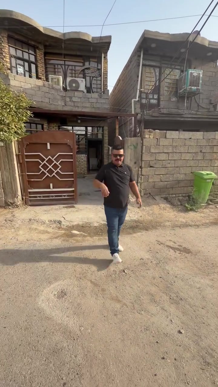 سلام عليكم بيت مساحه ٢٠٠ متر طابقين بناء طابوك بدايت كميره بيت حلو ورخيص وماكو هيج سعر بس آب ١١٠ مليون لاتصال ***********
