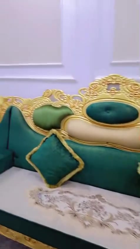 السلام عليكم ديوان للبيع 19مقعد نضيف جداللاستفسارالاتصال على رقم ***********
