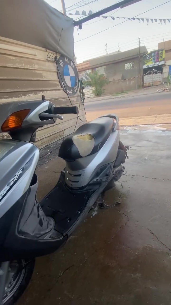 سلام عليكم دراجه بريز نضيفه مكينه ما مفتوحه ما مبدل شي بيها شلعه ومعدل دراجه خير من الله كلشي شغال نكره سلف دراجه نضيفه كلش بس بيها ملاحضات خفيفه بس يده بريك دراجه تخبل تأخذها بيها ضمان يوم أوراق كامله بنفس ألحظه اتكاتب وياك سعره ٥٥٠وبيها مجال حك جيه البخاطره الدراجه يراسلني خاص مكاني الغزاليه شارع المركز ***********
