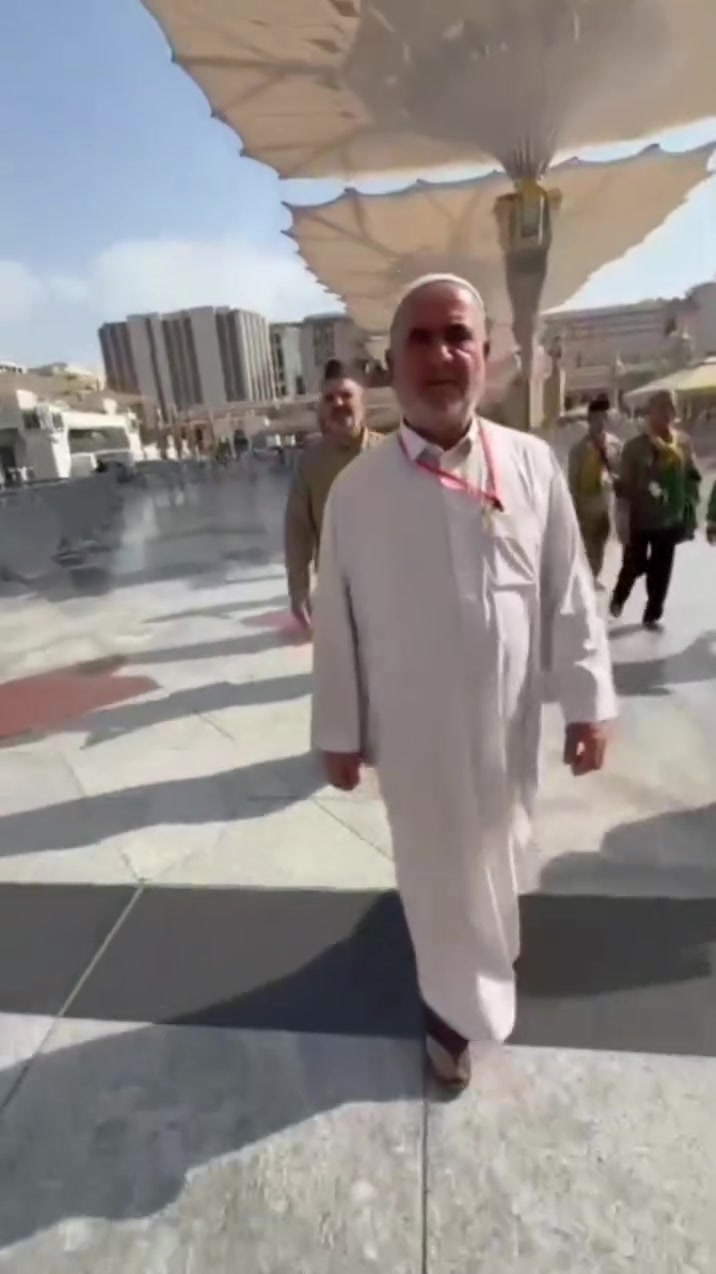 بفضل الله تعالى 
دخول جميع المعتمرين نساء ورجال الروضه الشريفه 

قوافل  الحاج عبدالرحمن القوزي 
المتعهد علي القوزي
و المتعهد ستار الكبيسي 
 
رحلة 9/25
متابعين @

