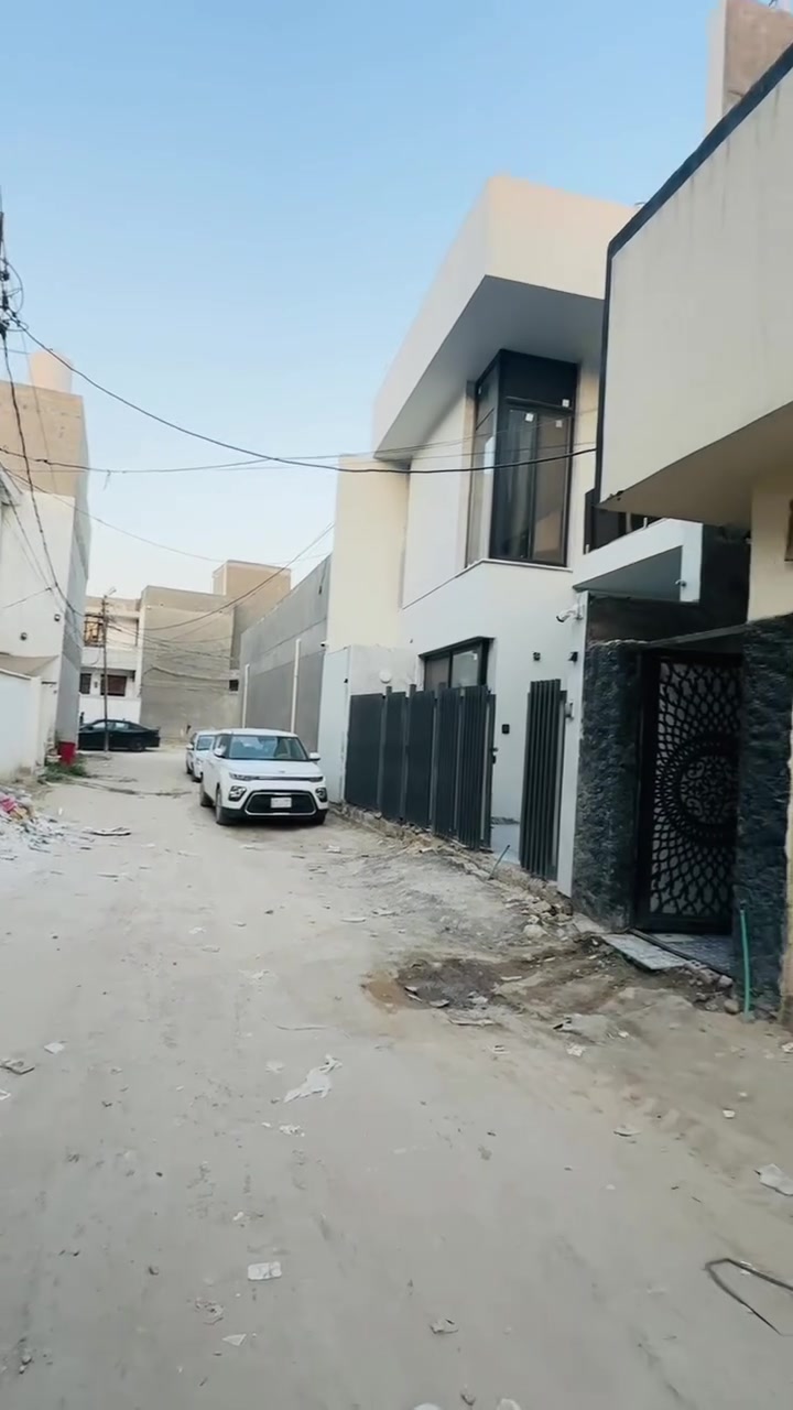 عقارات زوير الغربي و حي الصحه
السلام عليكم 
دار 🏠 للبيع  طابق واحد ابو زراعي سند 25 
مساحه 📐 75م واجهة 4 او نص م نزال 17م 
الموقع 📍حي الصحه شارع الغسل 
 يحتوي الدار 🏠 على مطبخ مفتوح ع الكلدور-مجمع صحيات-منور-غرفة نوم 🛌 
✨ موقع ممتاز وحيوي، مناسب للسكن أو الاستثمار
✨ قريب من جميع الخدمات والأسواق
✨ منطقة مخدومة وسهلة الوصول

📞 للاستفسار والمراجعة: مراسلة الصفحة او واتساب او اتصال ☎️بالأرقام التالية ***********

