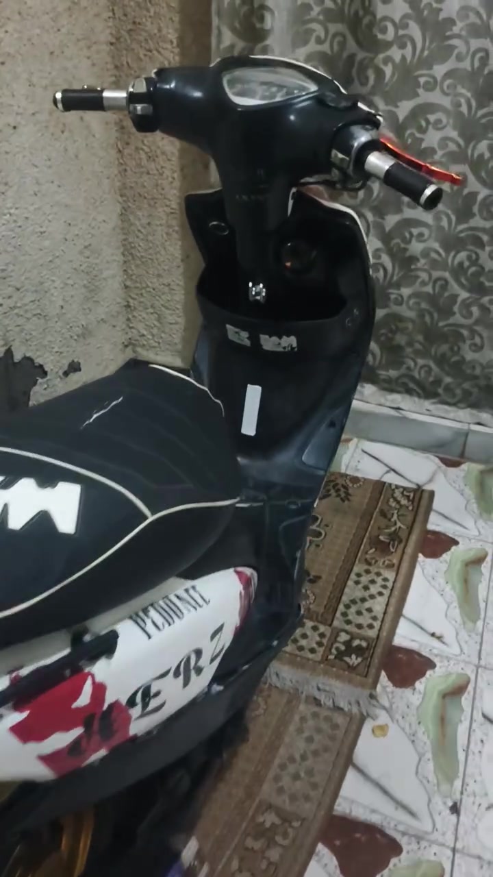 سلام عليكم دراجه للبيع مفتوحه دراجه كامله مكان سماوه قضاء الخضر سعر 600 رقم ***********
