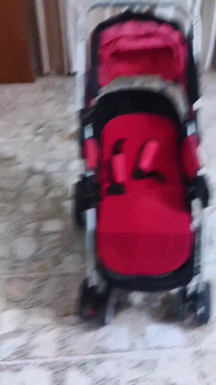 عربة أطفال للبيع جديده 
للتواصل على الرقم ***********
