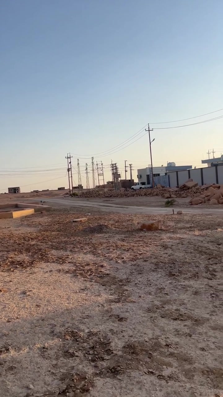 @ قطعةً تجارية سكنيه مساحتها 3500 متر وبيها شغله مميزه جدا جدا على أربع شوارع  وهيج قطعةًنادرهً جدا 
الخدمات على التبليط مباشر ومي وكهرباء 
الموقع القائم الكرابلة سعده 
$$$$سعره المتر جدا مناسب 10 الألف وبيها مجال 
للاستفسار اكثر مراجعة مكتب الحاج مرعي للعقارات أو التواصل على الرقم 
***********
***********
***********
