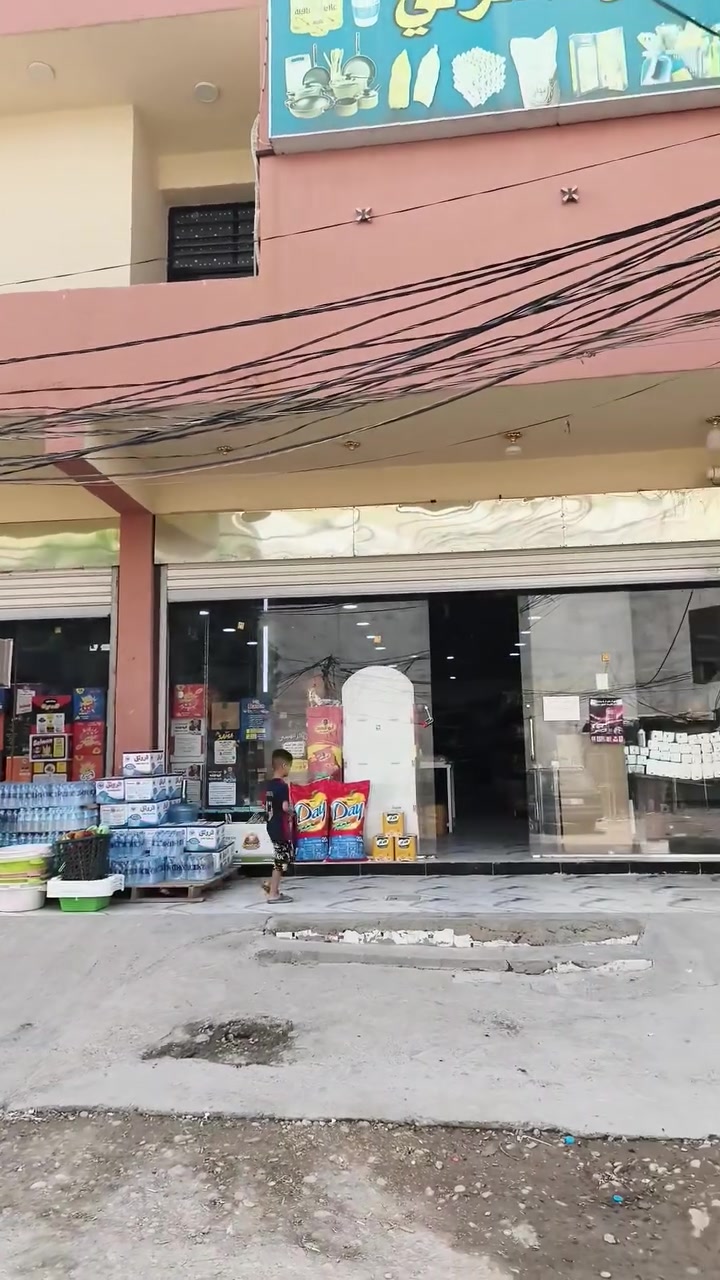 السلام عليكم مبنى تجاري للبيع المساحه 250م كل التفاصيل بالمقطع و اي استفسار الاتصال على رقم 

***********
