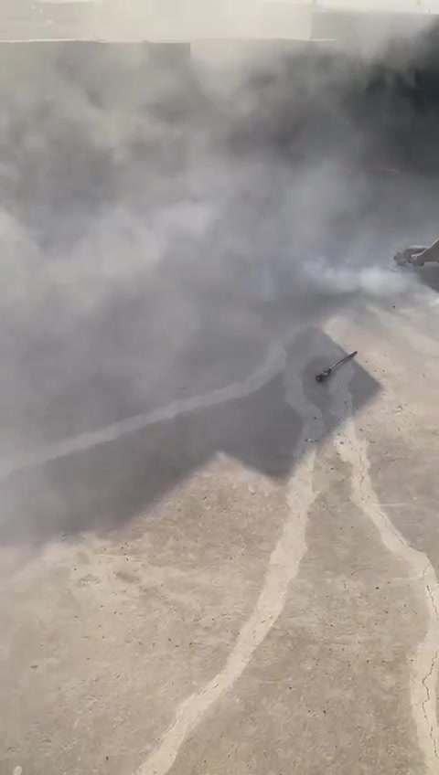 ماده يبوكسي عزله حراره ورطوبه
يحمي من تسرّب المياه،الامطار و الرطوبة ذو أساس مائي متين و مرن جداً.

  يعمل على اسطح البنايات، للاستفسار للتواصل مراسلة الحساب او الاتصال ع الرقم***********

نص مكتوب في الصور:
- كارد جوتن Roof Guard
- طلاء لحماية الاسطح من شركه جوتن
- يستخدم لاسطح المنازل بكل انواعها والنافورات وارضيات المسابح والحمامات والمطابخ كونة يمنع تسرب المياة 100%
- ومقاوم للضروف الخارجية يتمتع بالتساق عالي مقاوم للماء والامطار يتغلغل في الشقوق الرفيعة ويسد المسامات بطريقة محكمة عازل للحرارة واشعة الشمس
- للاستفسار ع حساب خليل او ع رقم
- ***********