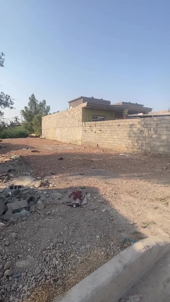 سلام عليكم قطعه ارض للبيع مساحه ٢٠٠م بسعر مناسب جداً الاستفسار ***********
