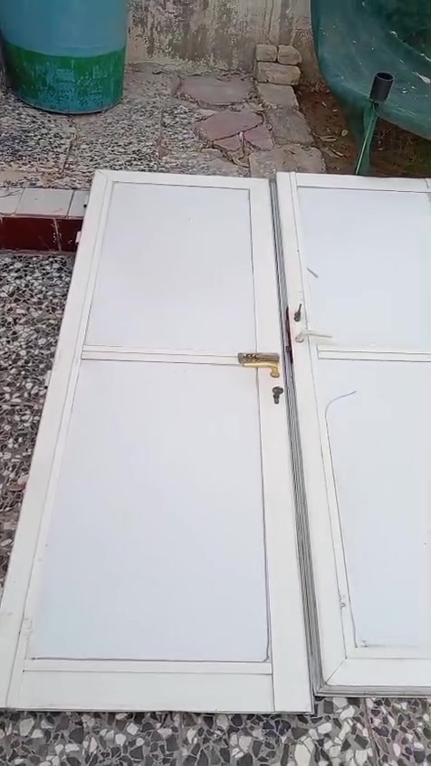 بيبان ثنين واحد بي جرجوبه وثاني مابي المنيوم جدد السعر ٧٥ وبيهه مجال عنوان القرنه حي السلام تواصل ***********

