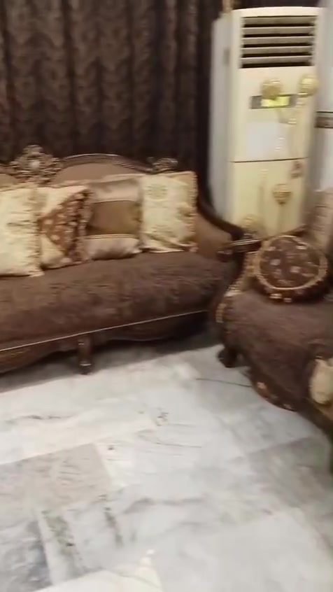 السلام عليكم غرفه نوم تركي 5قطع نضيفه السعر 325الف ميز تلفزيون 75الف تخم امريكي 10نفر مع طبلات 4ب 600الف ملكي وعندي هواي غراض بيت بغداد بلديات رقمي ***********
