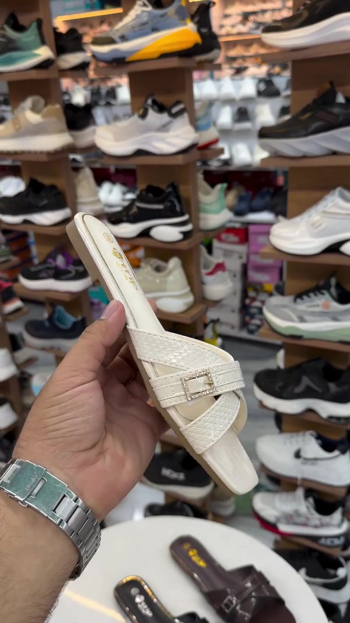 ملابس