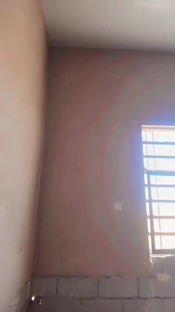 خلفه سمنت جص بورك مناسب وشغل حلو ونضيف شرط 
الي يحب يتواصل عله عله هاذه رقم ***********
عنوان النجف
