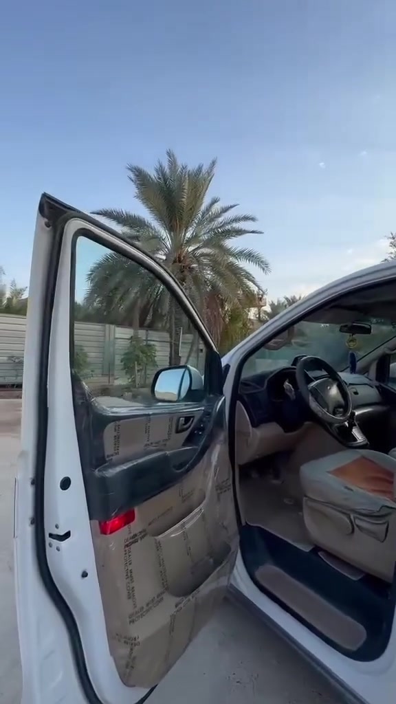 السلام عليكم ستاركس للبيع موديل ٢٠٢٠ كلين كفالة عامه تايرات اربعه جدد محرك كير شرط سياره جاهزه ماناقصها كلشي صدر جديد تحويل ثاني يوم تحكم ستيرن فول جاهزه مكفول كفاله عامه سبير مانازل شركه مكان كركوك الحويجه قريه لزاكه *********** السعر ٢٦٠
