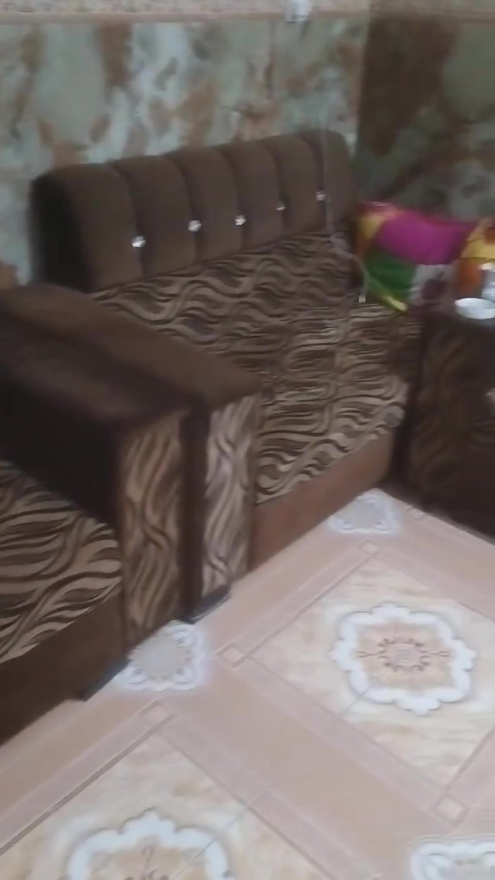 تخم نضيف 5 قنفات 3 كبير 2 ام النفر سعره 100 وبي مجال للشراي اتصل ***********
