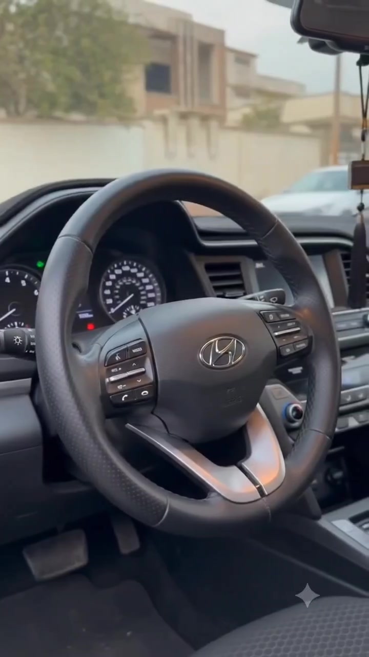 هيونداي النترا 2020 (فول مواصفات) للبيع 🚘

​الممشى: 35 ألف ميل فقط (حقيقي ونظيف).

​المحرك: 2000 دوش (قوي واقتصادي).

​الوارد: أمريكي (فول كامل).

​الضرر: قطعة واحدة فقط (قبغ صندوق)، وباقي السيارة بحالة ممتازة.

​📍 المكان: الموصل

📞 للتواصل مع صاحب السياره

 ***********
