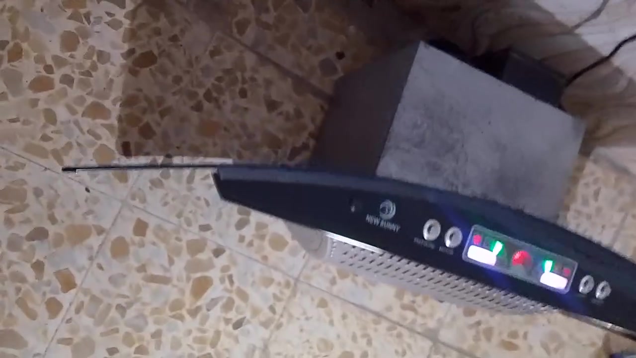 السلام عليكم ساحبه مال  للبيع النظافه مثل ما تشوف مفوله وماطور ماء نظافته همه جديد ما مستعملات هواي الغراض شيء قليل الساحبه سعرها 85 والماطور سعره 40 وبهن مجال شيء قليل  المراسله واتساب  ***********

