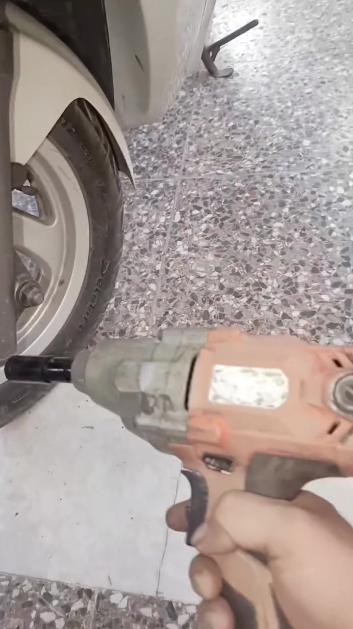 السلام عليكم دريل لقمه كهربائي فتح وشد كافه البراغي عزم الف ومتين مكاني بغداد للاتصال ***********
