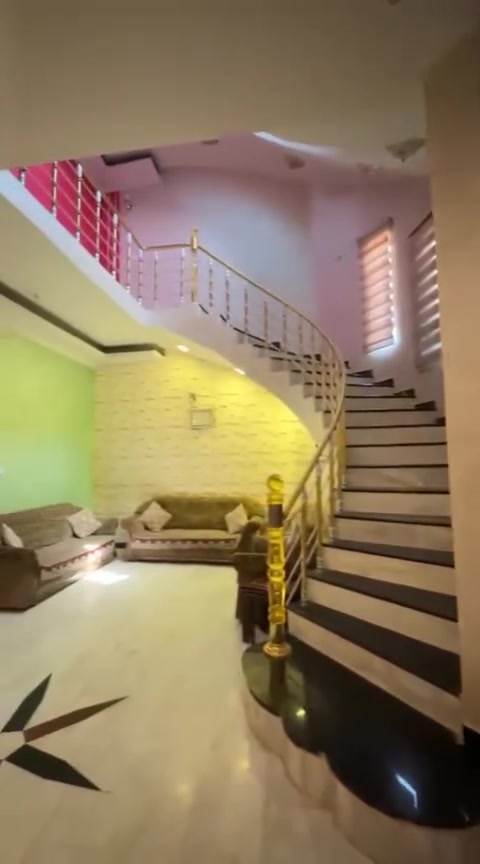 يا الله توكلنا على الله
للبيع بيت  طابو صرف علئ  ساحه مساحه  ٢١٠ متر 
طابقين طابوك وكونكريت
 
طابق الاول غرفتين وصاله ومطبخ حار وبارد وصحيات

 وديوانيه وطارمه وصحيات خارجيه ومناور عدد 2  
 البيت متكون من 6 غرف نوم
 طابق ثاني 4 غرف نوم وصاله وصحيات ومخزن 

العنوان سومر حي المعلمين مقابل جامع العقيلة زينب ، قريبة عليه مدارس أبتدائية و ثانوية ، قريب على سوق سومر العصري  كافه الخدمات متوفره السعر 430 وبي مجال  ***********

