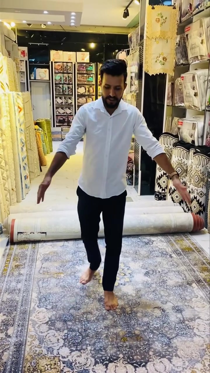 زوليات كاشان… جمال يلفت النظر من أول نظرة 😍❤️

مثل عيوني… حلوة وتخبل 😌✨
نقشات راقية، ألوان تجنن، وجودة تليق ببيتكم 🌷

إذا تريدين تضيفين لمسة فخامة ودفا لبيتك،
زوليات كاشان اختيار يغيّر شكل المكان كله 🤎✨

📏 متوفرة بقياسات مختلفة
🎨 ألوان ونقشات حلوة ومتنوعة
🛍️ متوفرة داخل مجمع الربح البسيط

#مجمع_الربح_البسيط_بعقوبة
#زوليات_كاشان
#زوليات_راقية
#لا_يوجد_لدينا_فرع_ثان
