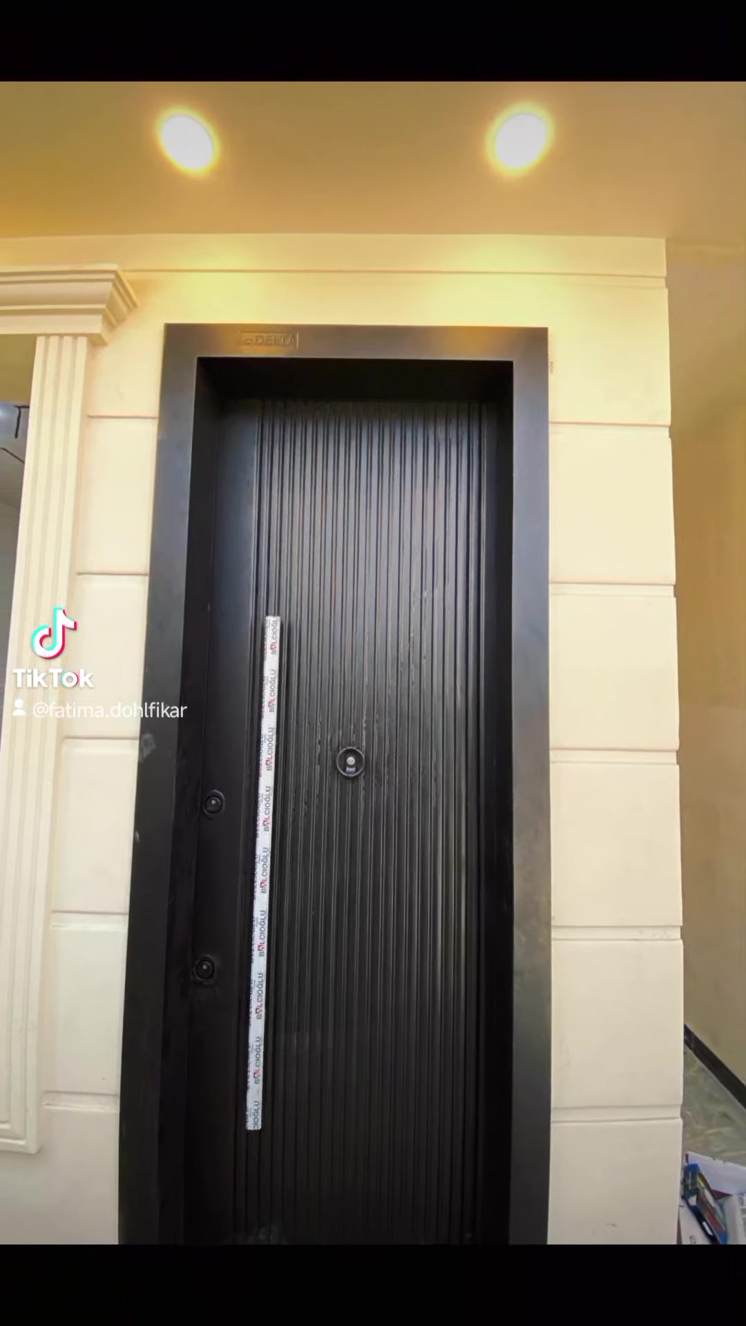 جديد شركة الجود كلشي موجود باب مدخل عالي 2.70م 🇹🇷

📏 الارتفاع: 2م و 70سم - تصميم مودرن ملكي
🛡️ الوجه: حديد  يتحمل الحرارة والرطوبة 
🌲 الداخل: HDF تركي أصلي 
🔓 تحتوي على قفلين يعني امان. اكثر 

باب فخم للبيوت الجديدة والفلل ويطي هيبة للمدخل.

تفصيل حسب القياس + توصيل وتركيب بغداد والمحافظات
للاستفسار التواصل واتساب: ***********
شركة الجود - كلشي موجود للابواب التركية#
