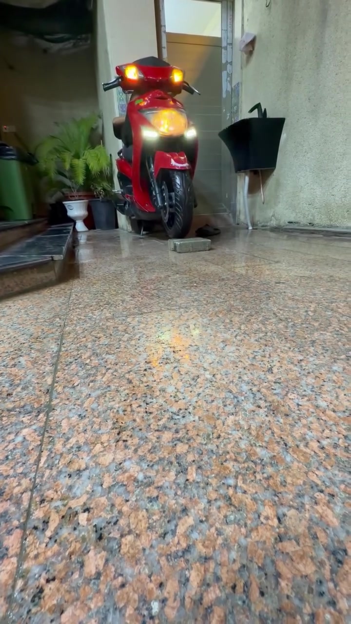 سلام عليكم عندي سكنس البيع درجه حلونضيفه سعر مليون قفل مكان بغداد الشعب سريدات  رقم ***********
