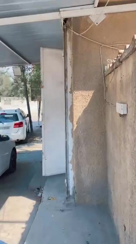 محل للإيجار الموقع نهاية شارع النواب قرب المستوصف شارع عام كامل من كهرباء وسقف ثانوي وقمرية للاستفسار *********** واتساب
