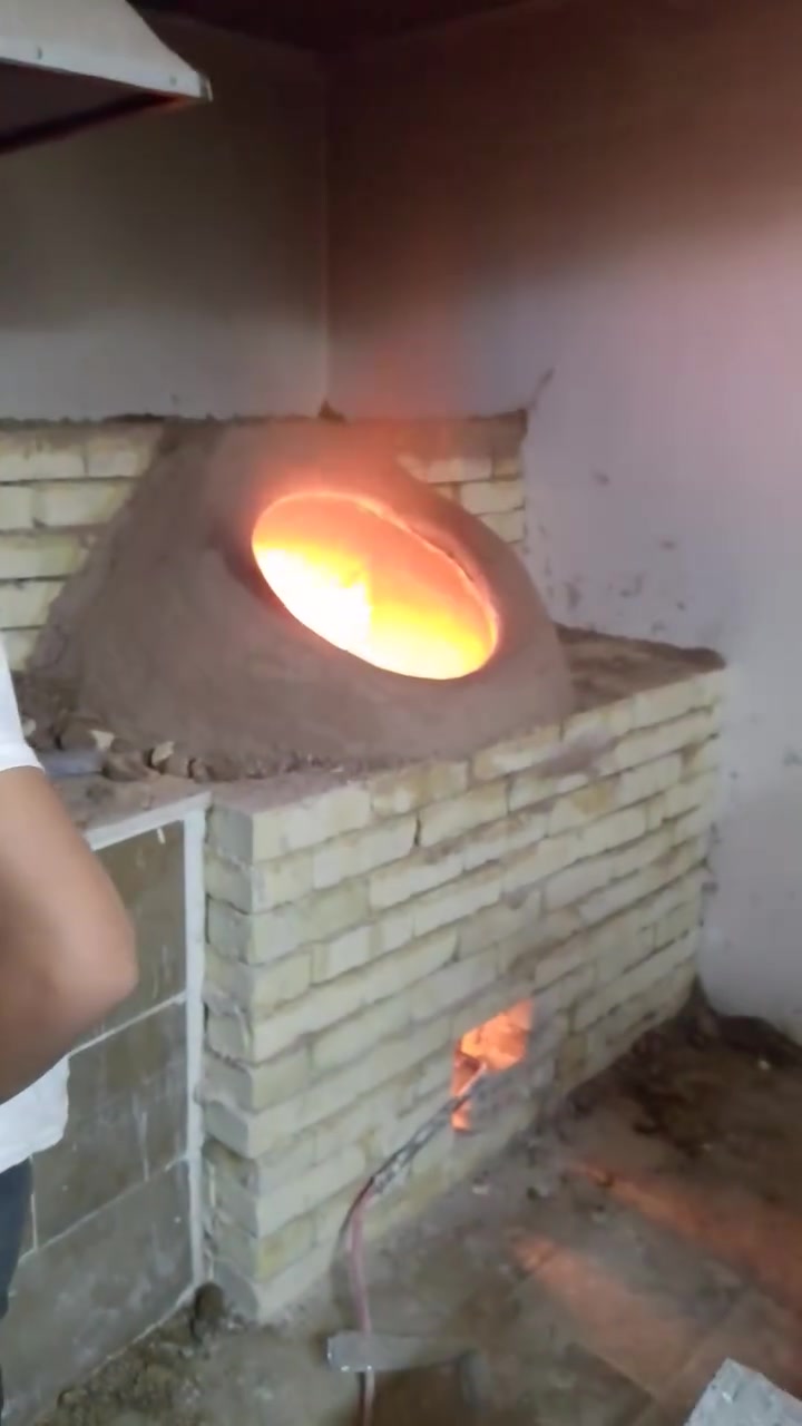 ‏� عرض مميز لأهل النجف وكل العراق 🔥
‏
‏بيع وتنصيب جميع أنواع التنانير (جمله  ومفرد) بأعلى جودة:
‏✔️ تنانير مخابز (دبل وسط ومطاعم)
‏✔️ تنانير مندي بمختلف الأحجام
‏✔️ تنانير شوي
‏✔️ تنانير بيت (توصيل داخل النجف)
‏
‏⭐ ضمان حقيقي 5 سنوات للتنانير
‏⭐ شغل درجة أولى وبأسعار مناسبة
‏
‏🔥 أيضاً نوفر:
‏✔️ أفران صمون
‏✔️ كور بيتزا بجميع الأحجام
‏⭐ ضمان يصل إلى 25 سنة
‏
‏💪 تجهيز كامل للمخابز:
‏(عجانات، طبكيات، طابوك حراري، بريمزات غاز ونفط، وجميع مستلزمات العمل)
‏
‏🎯 تخفيضات خاصة للمواكب والحسينيات
‏
‏📍 الموقع: النجف الأشرف – شارع المعمل
‏📞 للحجز والاستفسار: ***********
‏📲 واتساب متوفر
‏
