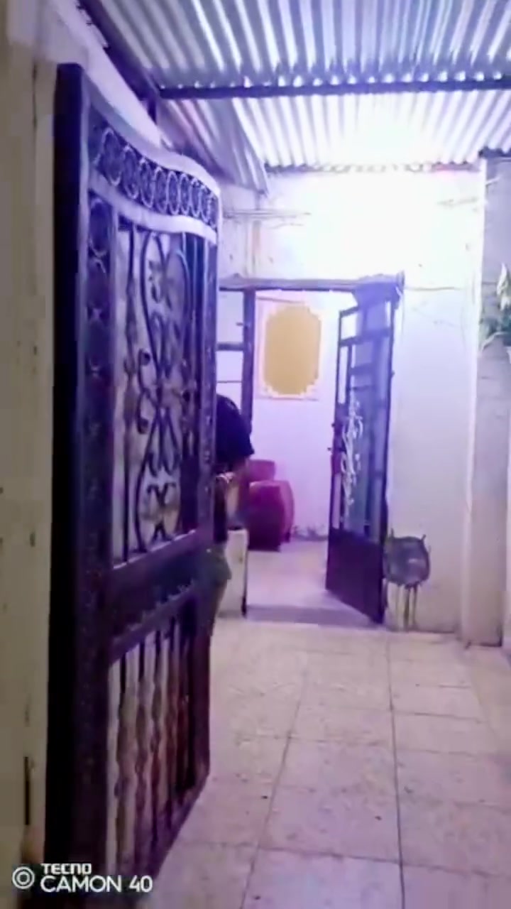 السلام عليكم يوجد لدينا بيت رهنيه مساحه 60 متر طابقين عكاده كلشي نضيف في الحريه الثانيه قرب مطعم كباب ابو خالد رهنيه 30 مليون ايجار 150 بالشهر مده سنتين مقابل التجديد الاستفسار على رقم التالي ***********
