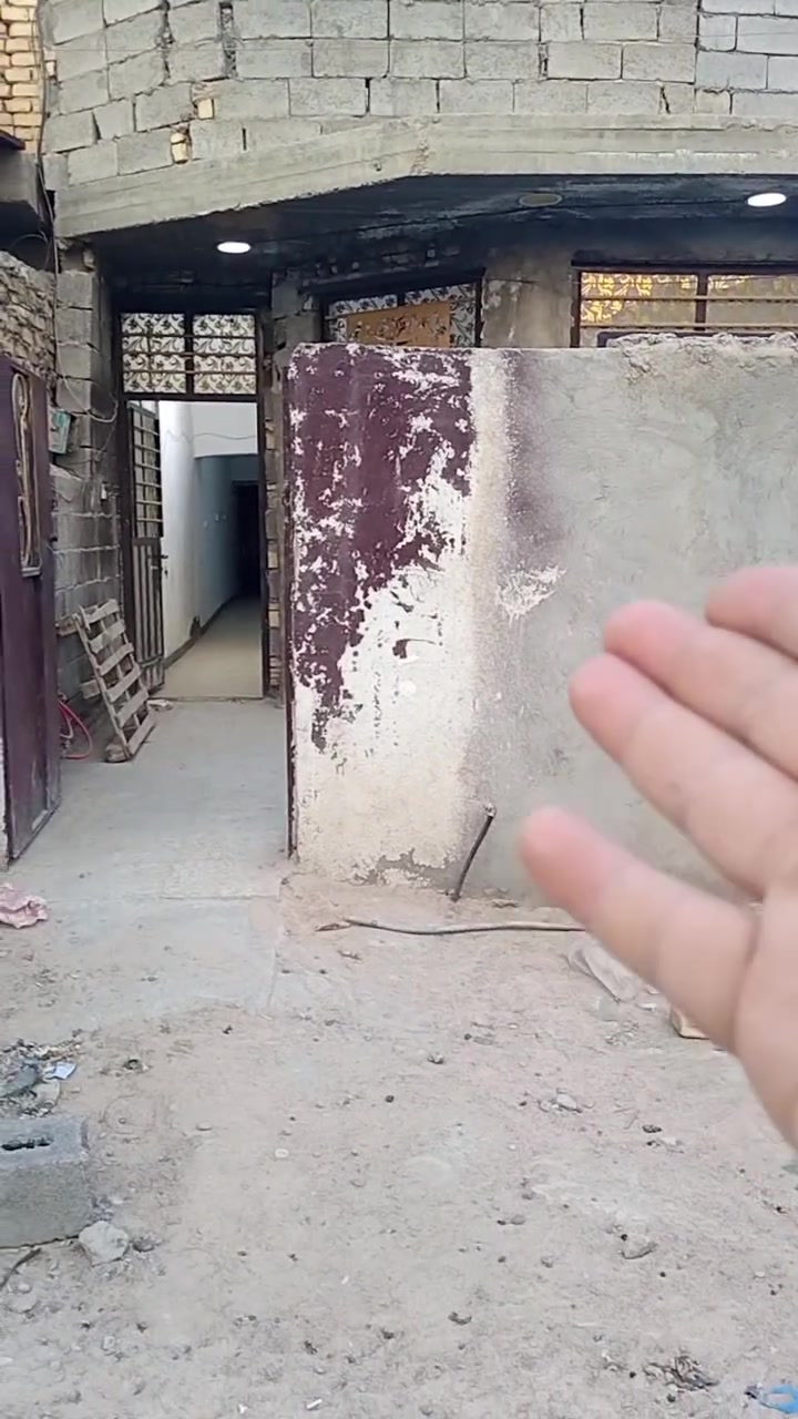 سلام عليكم
✨عرض اليوم بيت لليجار 🏚

موقع البيت ال 8000 قريب المدارس والمتنزه بلقيس 🌿

باقي تفاصيل موضح بلفديو او مراسله الصفحه او اتصال عله الرقم 

‏‪***********‬‏ وات ساب
