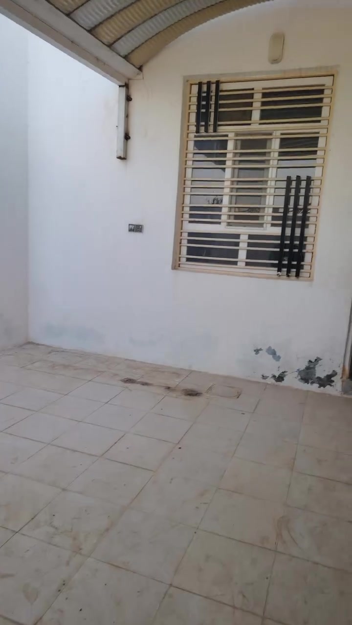 سلام عليكم بيت البيع المساحه 200 متر في حي ثقافه ألتفاصيل ع رقم الموبايل ***********
