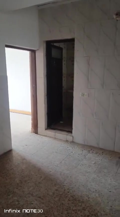 شقةللايجار ٢٧٥
طابق ثاني نوم وصالة ومطبخ وخدمات سيراميك شرطةالرابعة شارع جامع الكبيسي
***********
